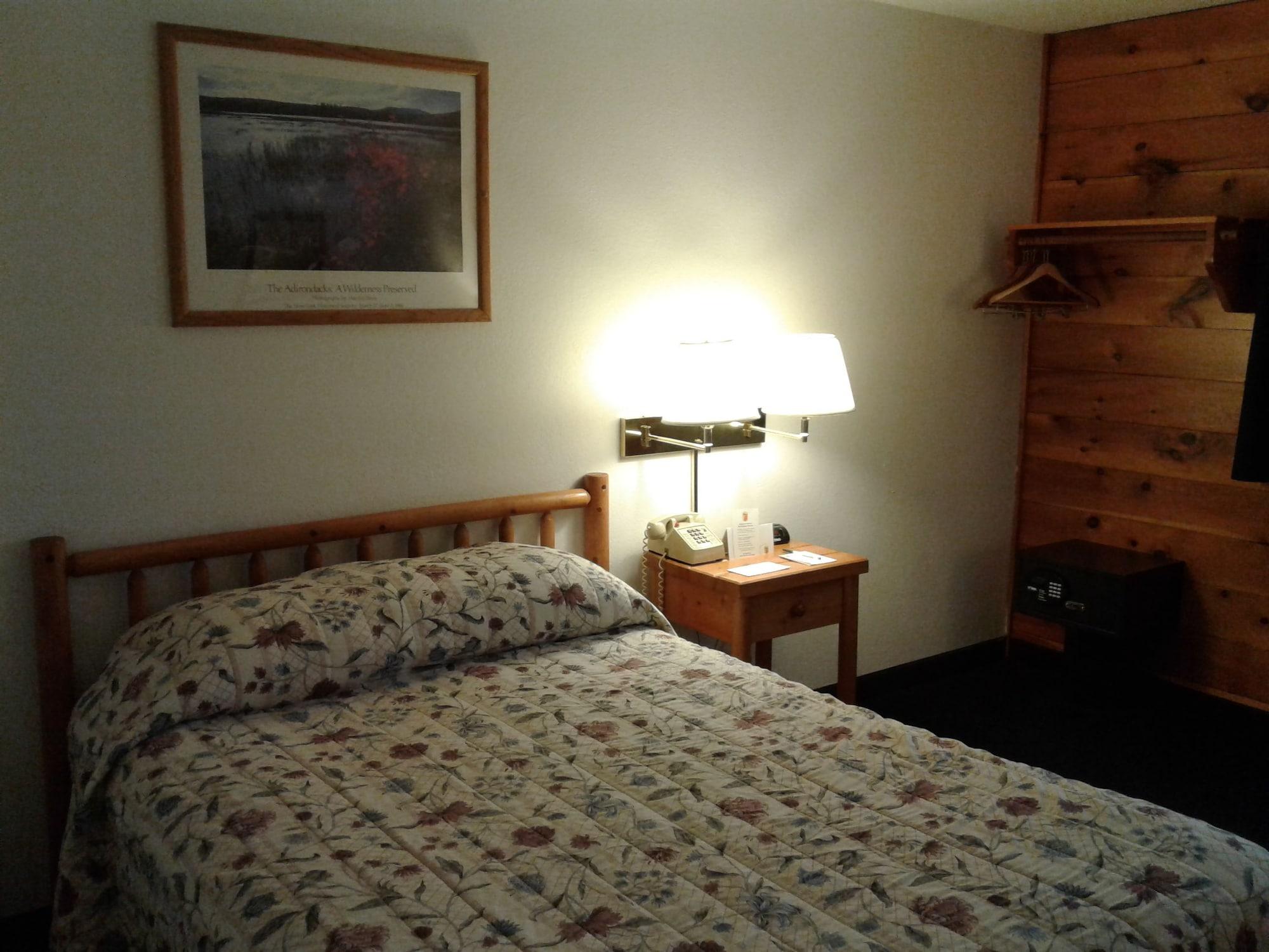Super 8 By Wyndham Lake George/Warrensburg Area Bagian luar foto