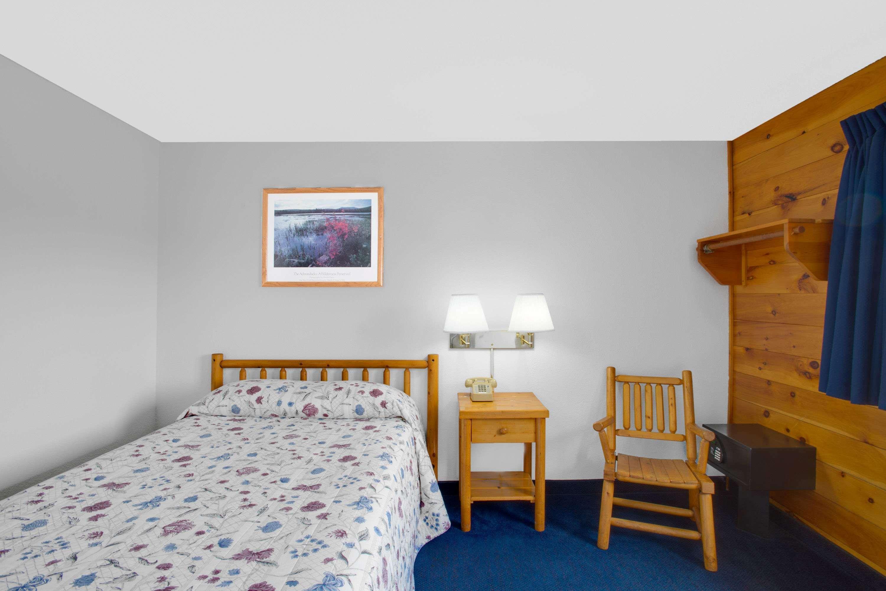 Super 8 By Wyndham Lake George/Warrensburg Area Bagian luar foto